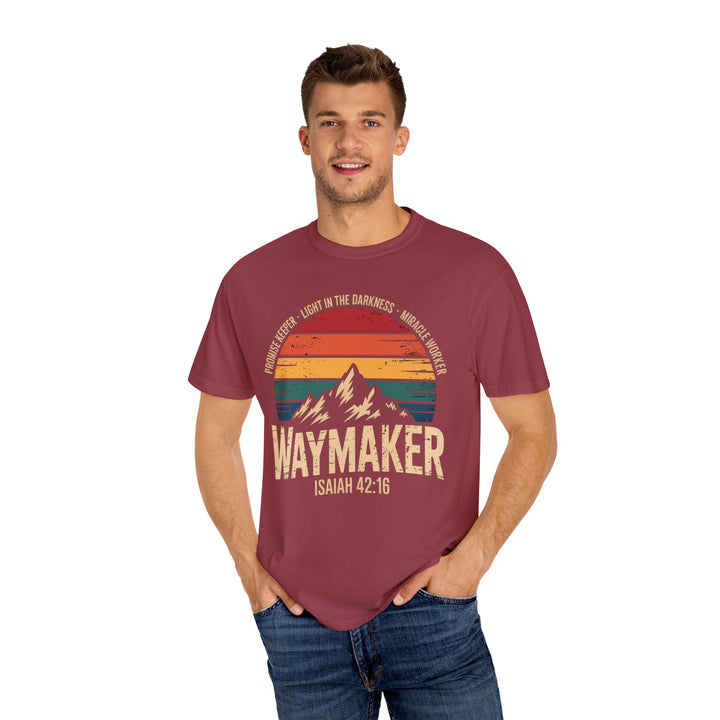 Waymaker Retro Christian T-Shirt - Isaiah 42:16 Vintage Sunset Design