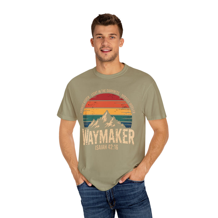 Waymaker Retro Christian T-Shirt - Isaiah 42:16 Vintage Sunset Design